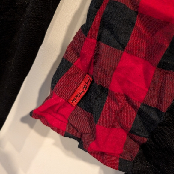 Vintage Tripp NYC Women's Red and Black Hoodie - Picture 7 of 7
